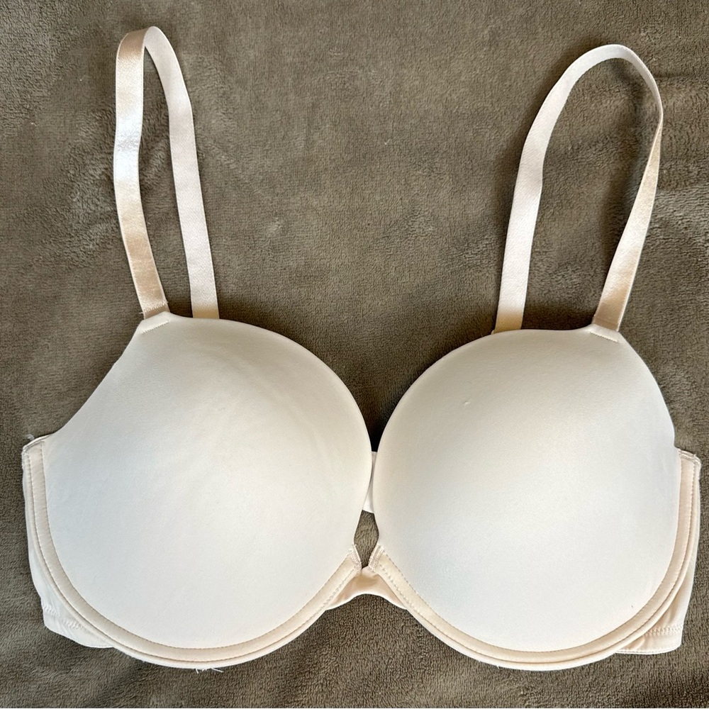 Jezebel Embrace Seamless Convertible Plunge Push-Up Bra 38DD Beige Style 24019